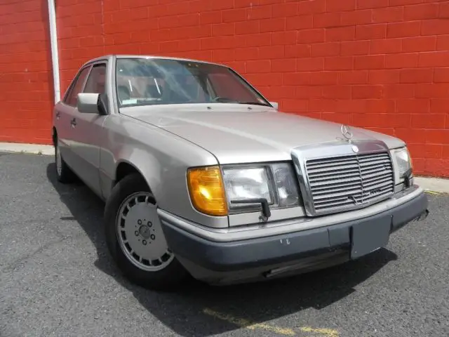 1993 Mercedes-Benz 300-Series E-class 300E sedan