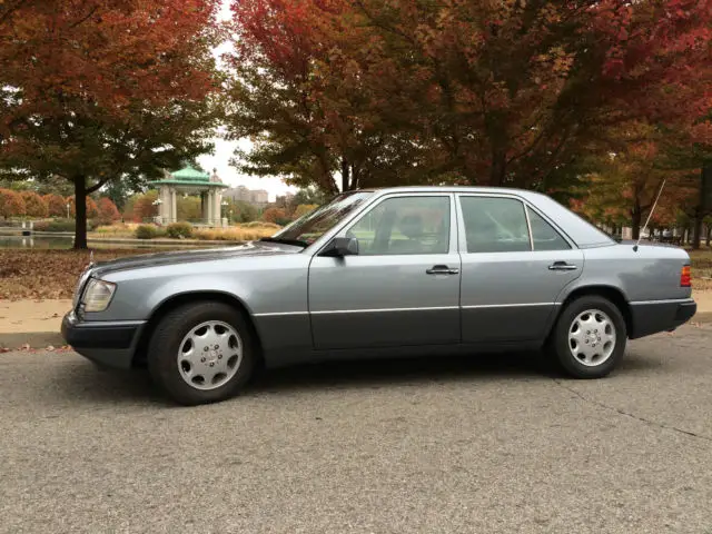 1993 Mercedes-Benz E-Class 400E