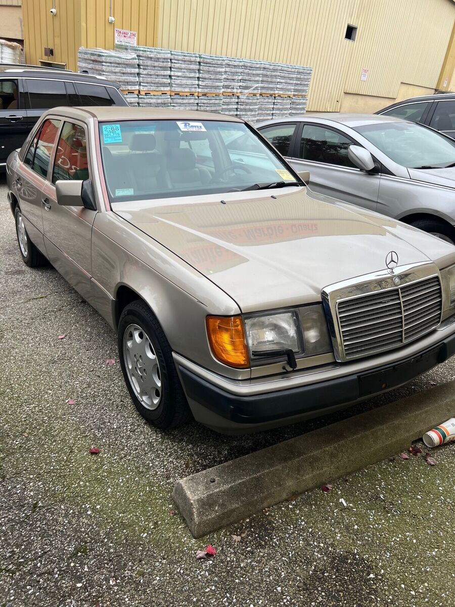 1993 Mercedes-Benz E-Class E