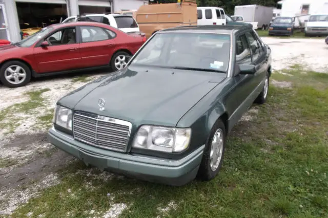 1994 Mercedes-Benz E-Class 1993 Mercedes E320 3.2L 6 Cylinder RWD Drives Good