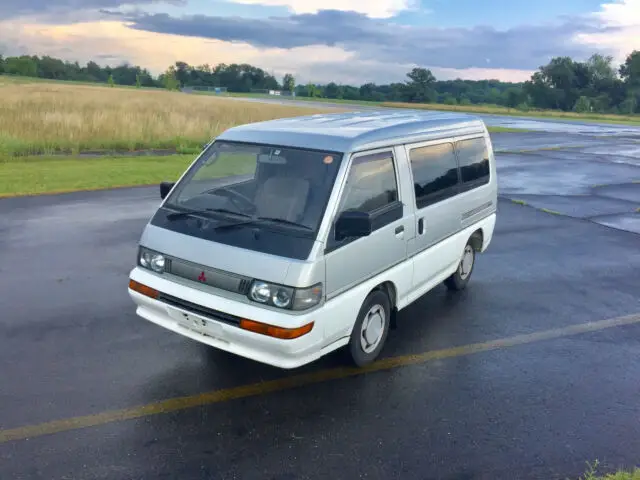 1993 Mitsubishi Delica Starwagon