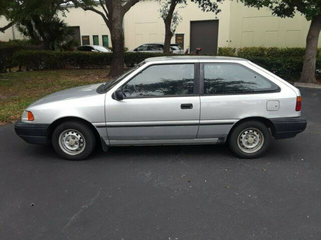 1993 Mitsubishi Precis