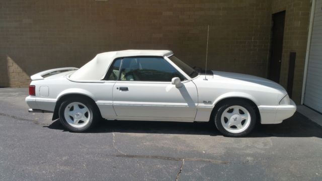 1993 Ford Mustang convertible