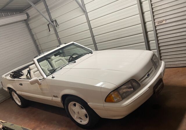 1993 Ford Mustang TRIPLE WHITE