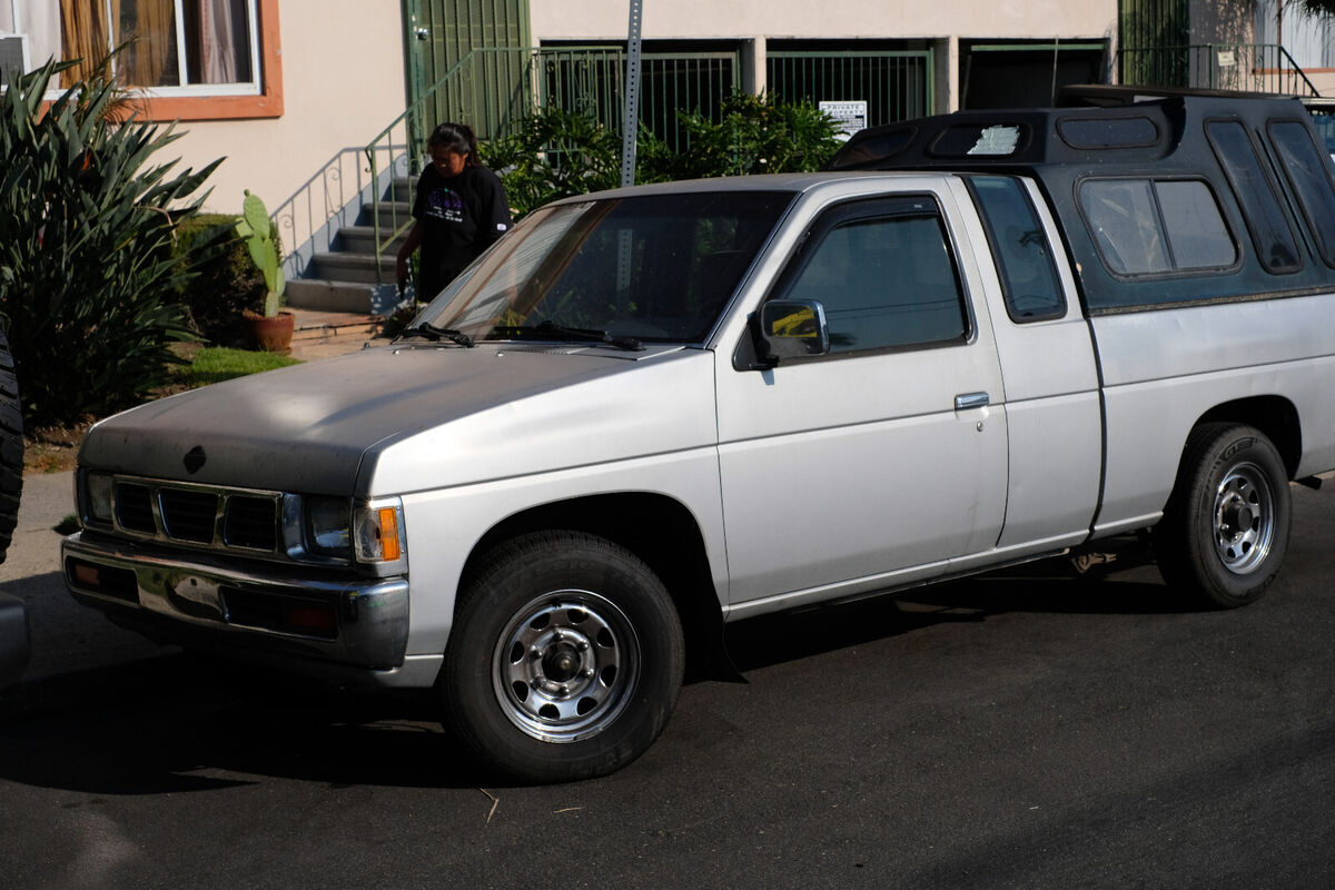 1993 Nissan Other Pickups silver
