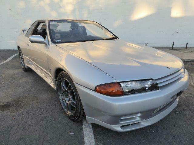 1993 Nissan GT-R --