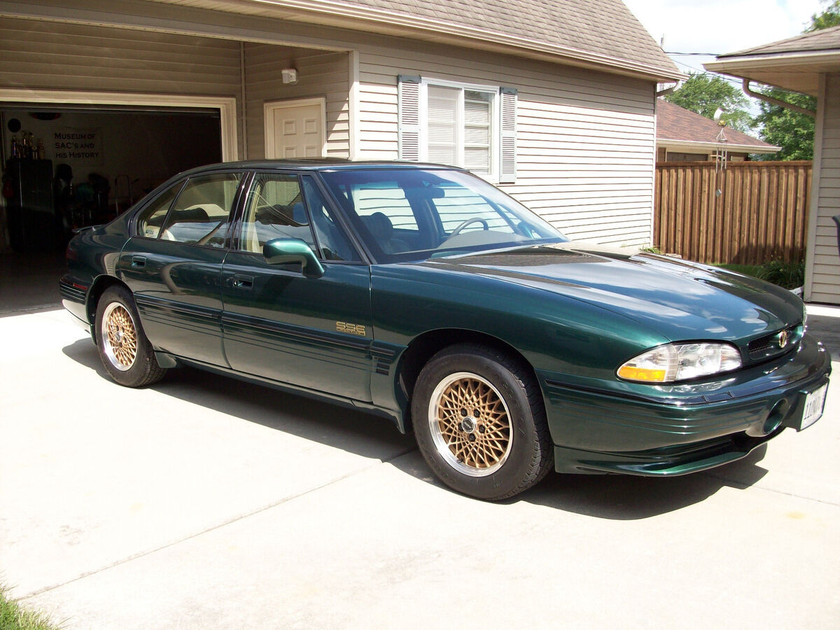 1993 Pontiac Bonneville SSE LEATHER INTERIOR     "3,916 MILES"