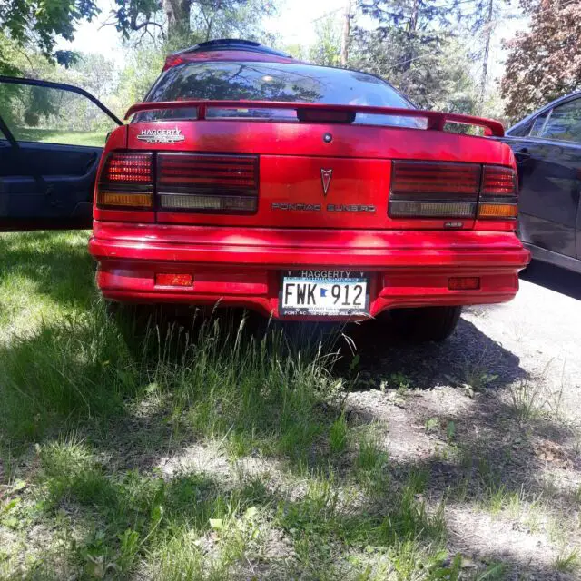 1993 Pontiac Sunbird SE