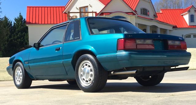 1993 Ford Mustang 93 5.0 5-speed SSP Police Coupe in Reef Blue