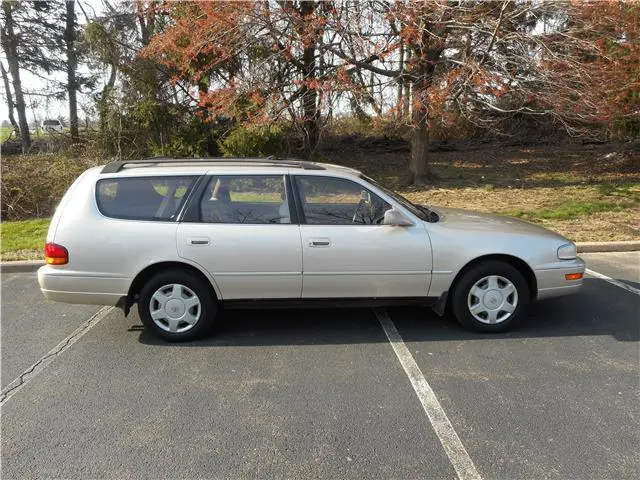 1993 Toyota Camry LE WAGON 81K MILES 3RD ROW CLEAN CARFAX SMOKE FREE