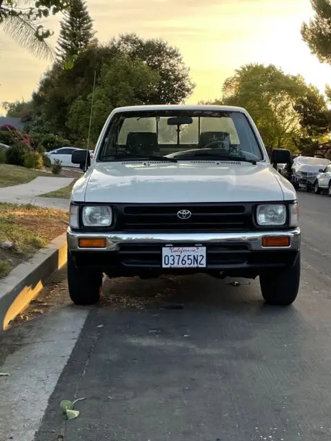 1993 Toyota Pickup 1/2 TON SHORT WHEELBASE