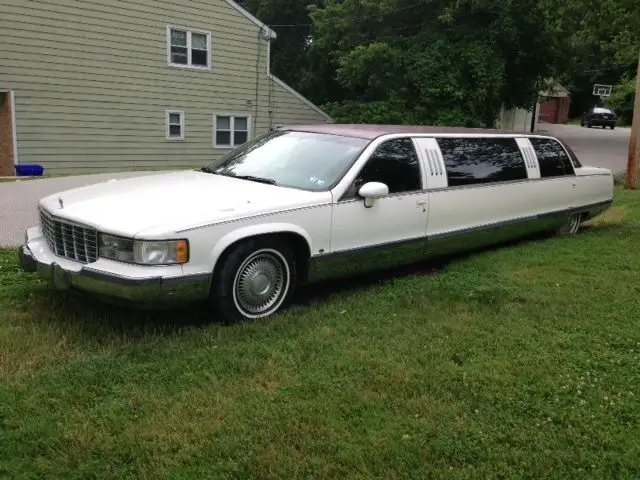 1994 Cadillac Fleetwood Brougham Sedan 4-Door