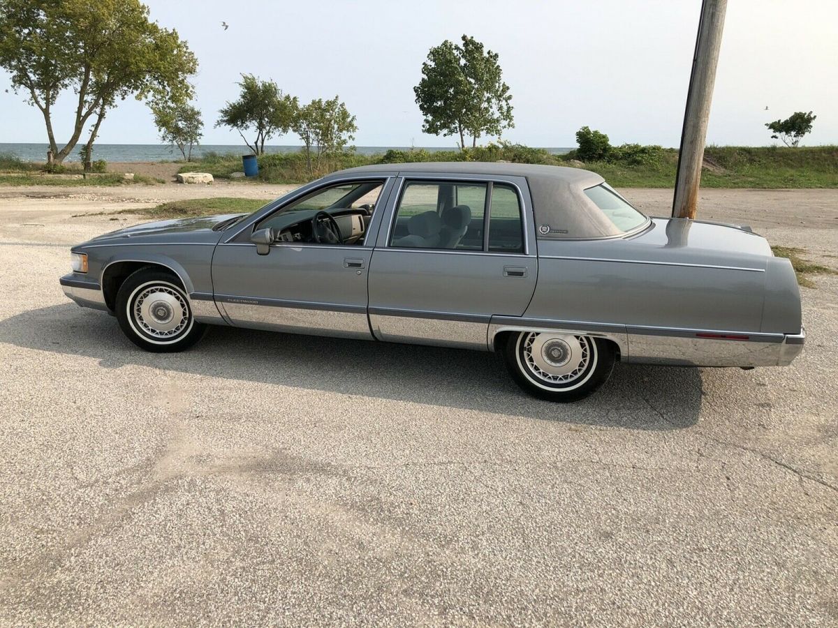 1994 Cadillac Fleetwood BASE