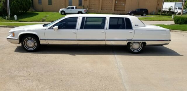 1994 Cadillac Fleetwood Base 4dr Sedan