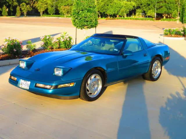 1994 Chevrolet Corvette Base Hatchback 2-Door