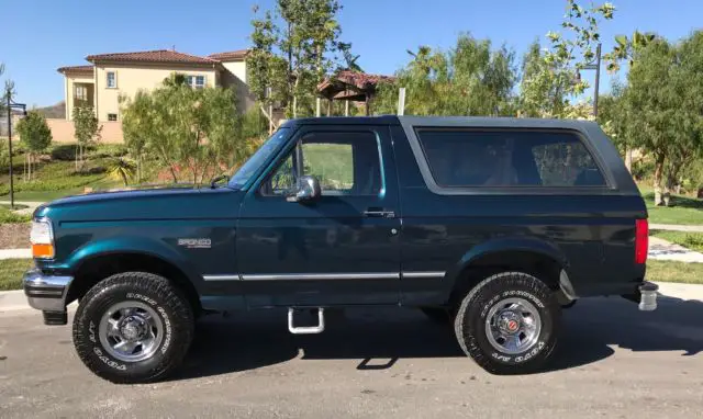 1994 Ford Bronco XLT Sport Utility 2-Door