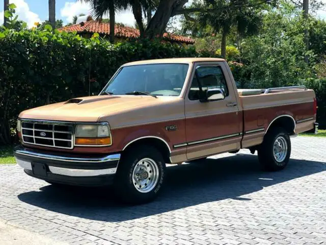 1994 Ford F-150 2WD Reg Cab 122.5" XLT