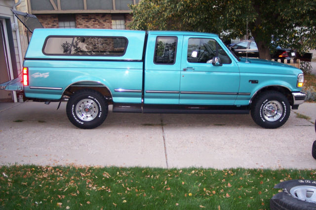 1994 Ford F-150 XLT Extended Cab Pickup 2-Door