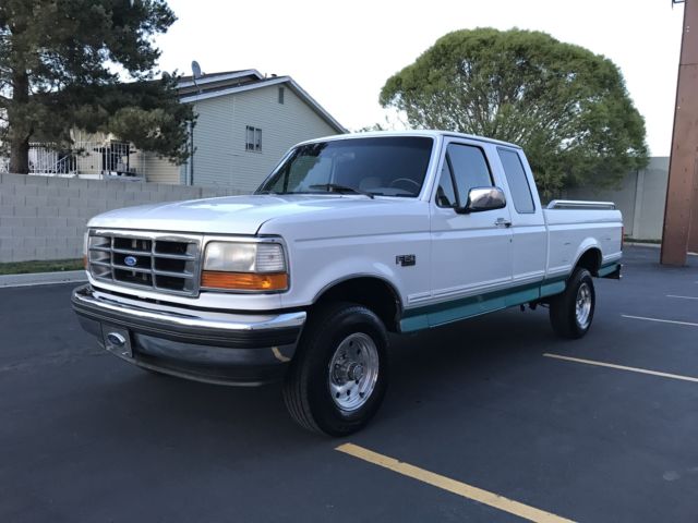 1994 Ford F-150 XLT Extended Cab Pickup 2-Door