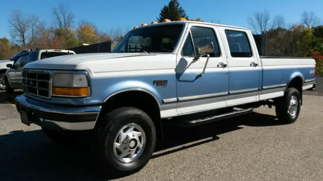 1994 Ford F-350 XLT Crew Cab Pickup 4-Door