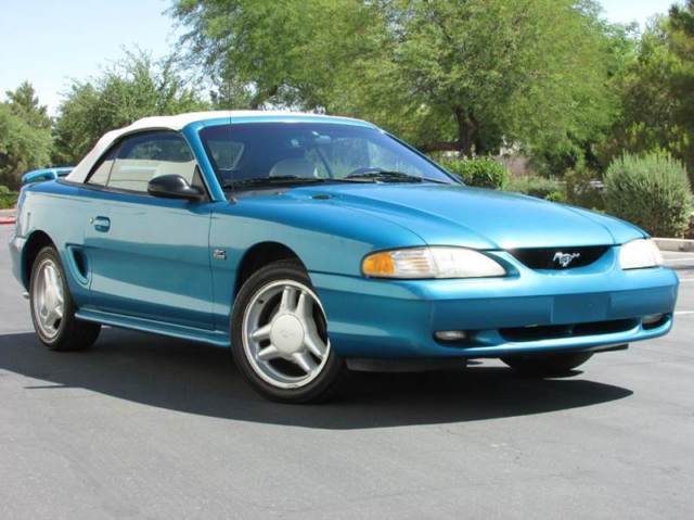 1994 Ford Mustang GT Convertible 2-Door