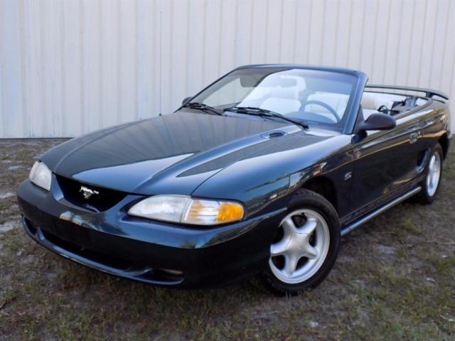 1994 Ford Mustang GT Convertible 2-Door