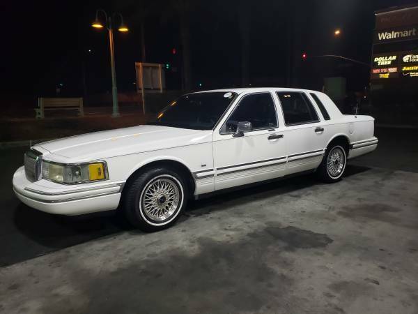 1994 Lincoln Town Car Executive