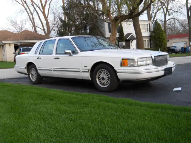 1994 Lincoln Town Car Exucative