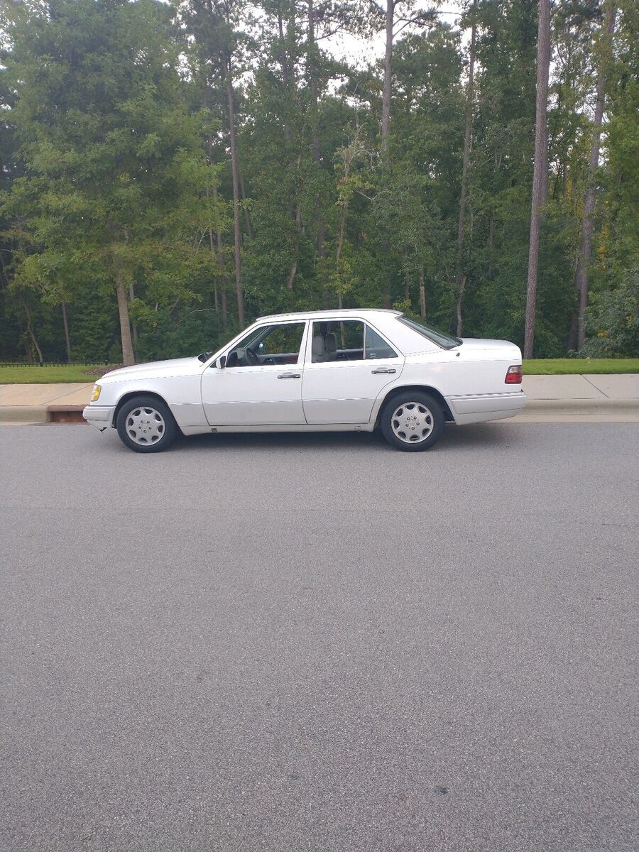 1994 Mercedes-Benz E-Class 320