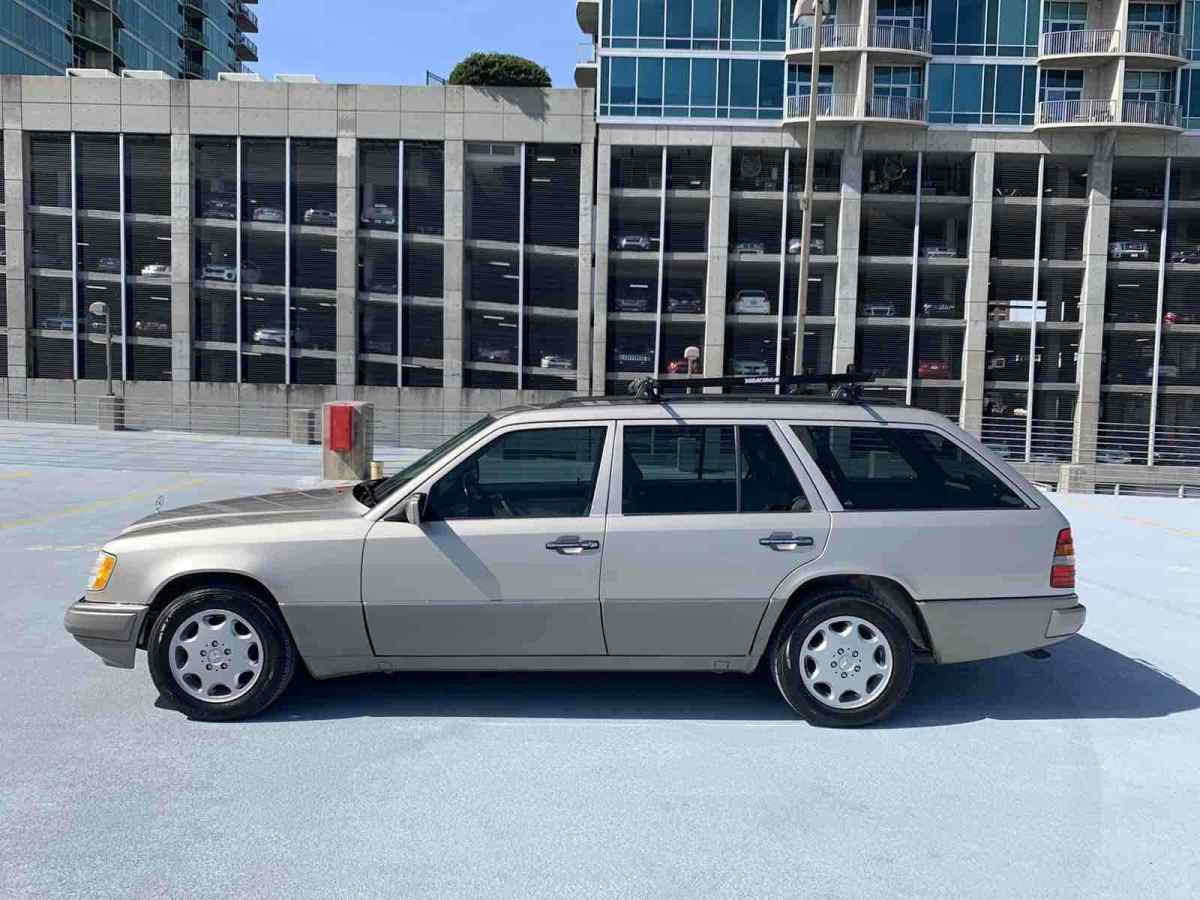 1994 Mercedes-Benz E320 320