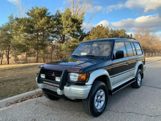 1994 Mitsubishi Montero SR