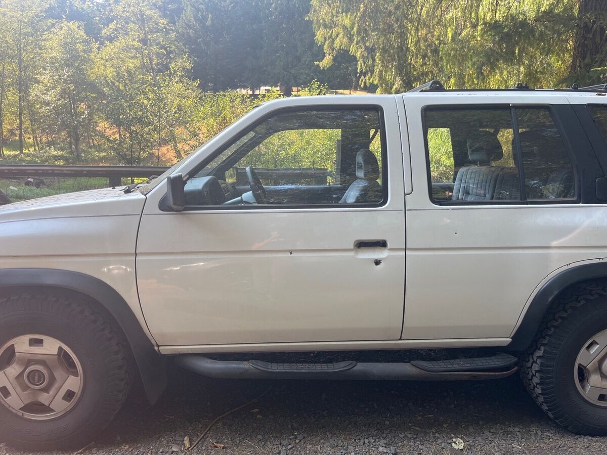 1994 Nissan Pathfinder LE