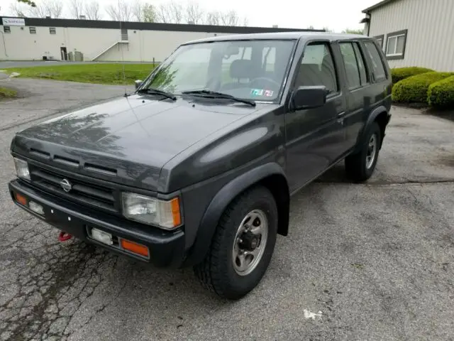 1994 Nissan Pathfinder XE