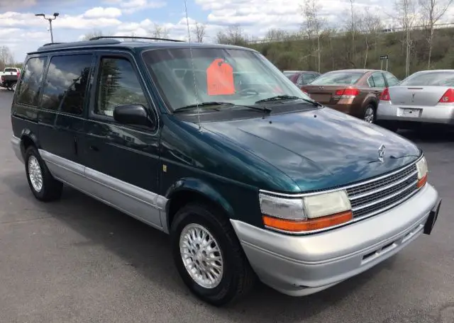 1994 Plymouth Voyager SE