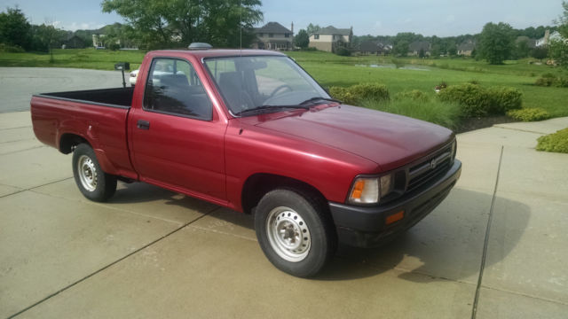 1994 Toyota Standard Pickup 4 Cylinder 22RE 5 Speed 31k No Reserve ...