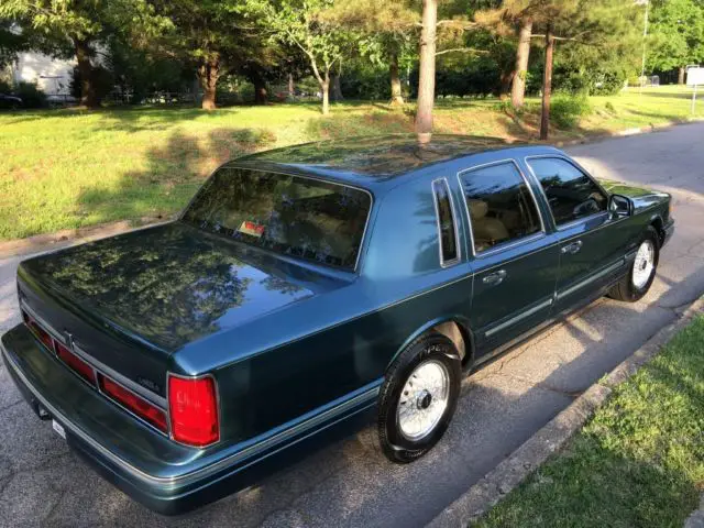 1995 Lincoln Town Car Signature Series