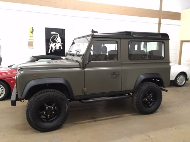 1906 Land Rover Defender county