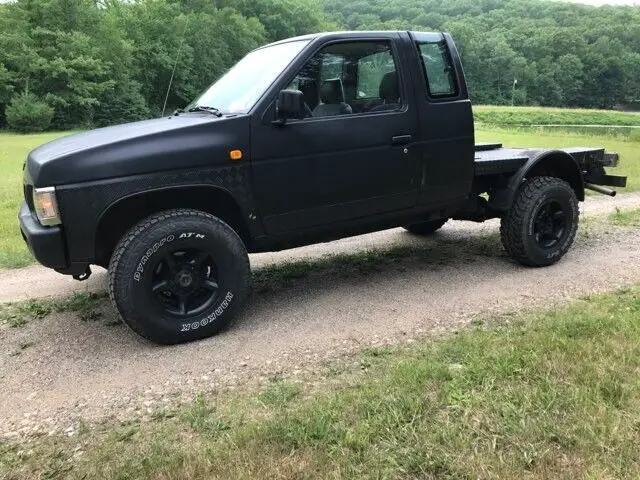 1900 Nissan Other Pickups