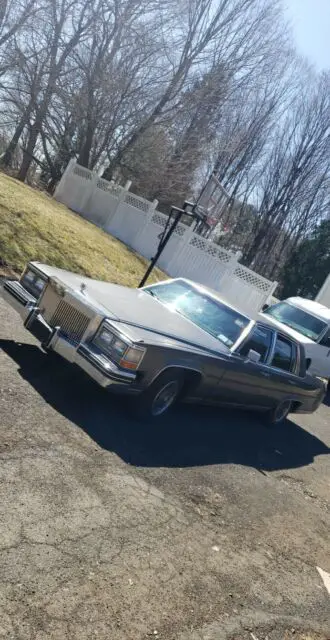 1985 Cadillac Fleetwood brougham