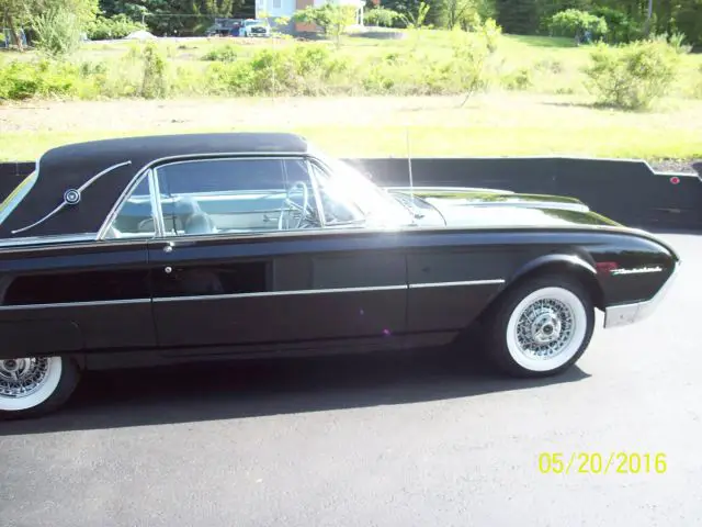 1962 Ford Thunderbird