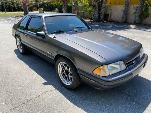 1990 Ford Mustang