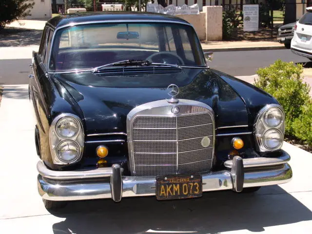 1965 Mercedes-Benz 200-Series 220 sb