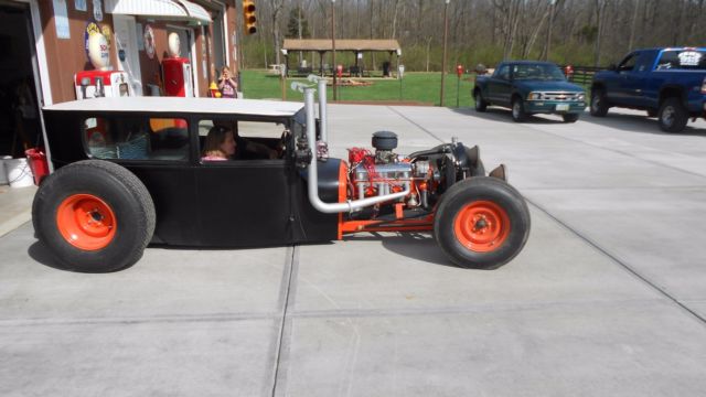 1927 Ford Model T sedan