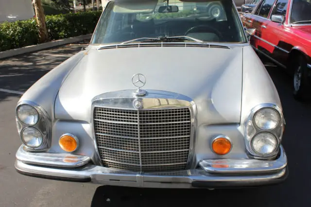 1972 Mercedes-Benz 200-Series 4 door