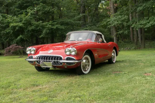 1960 Chevrolet Corvette 2 door / 2 seat roadster