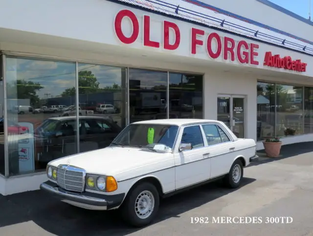 1982 Mercedes-Benz 300-Series Base Sedan 4-Door