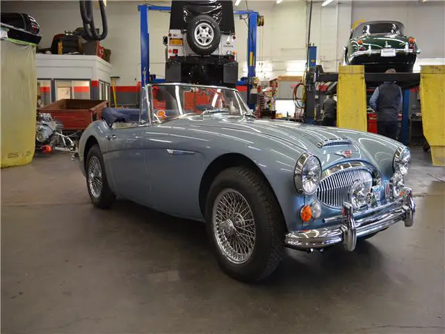 1967 Austin Healey 3000 --