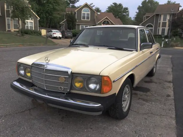 1984 Mercedes-Benz 300-Series 300D TURBODIESEL LOW ORIGINAL MILE SURVIVOR