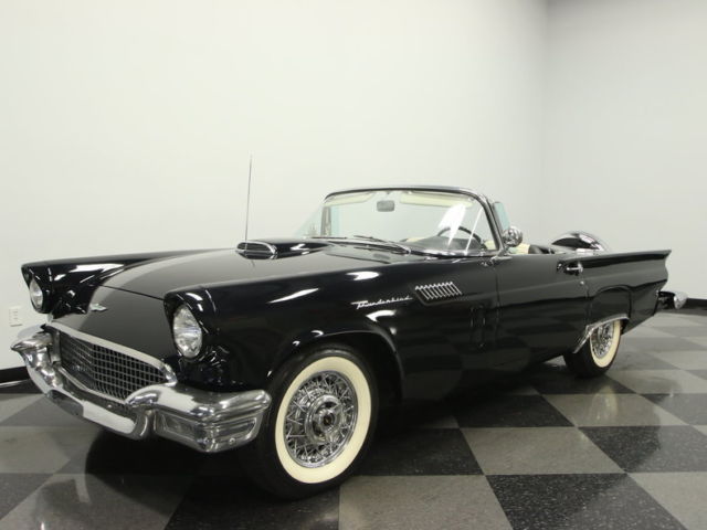 1957 Ford Thunderbird