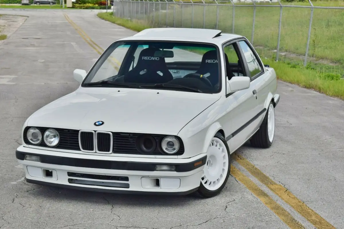 1991 BMW 3-Series E30